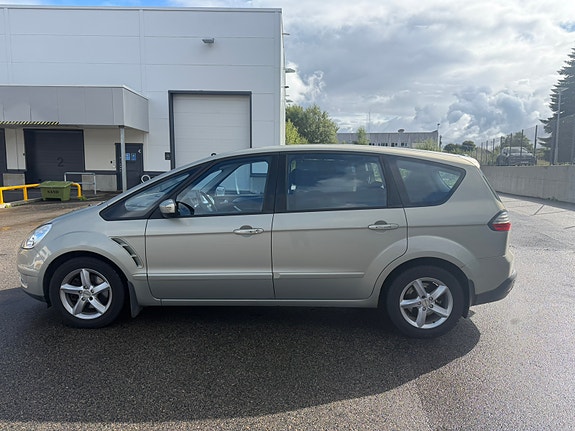 Ford S-MAX 7 of 30