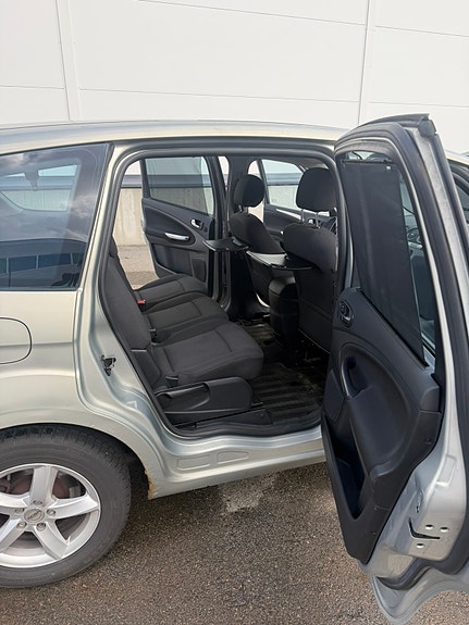 Ford S-MAX 15 of 30