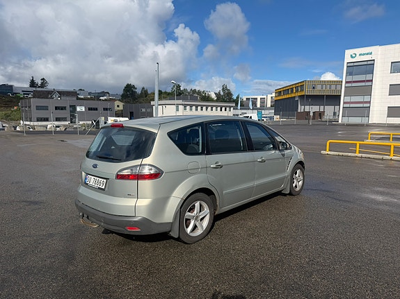 Ford S-MAX 4 of 30