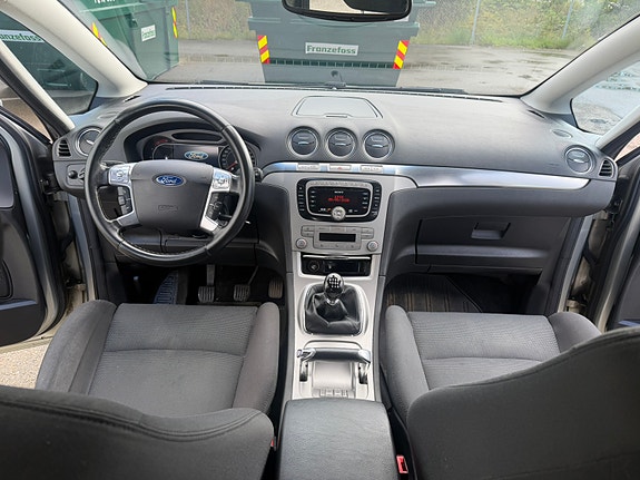 Ford S-MAX 27 of 30