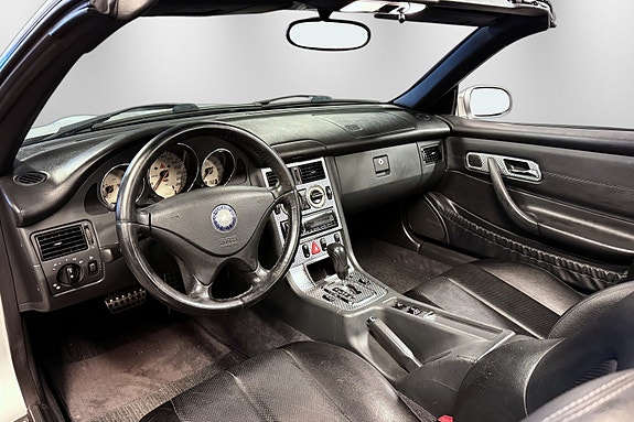 Mercedes-Benz SLK200 27 of 30