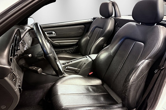 Mercedes-Benz SLK200 25 of 30