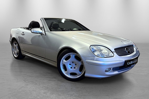Mercedes-Benz SLK200 4 of 30