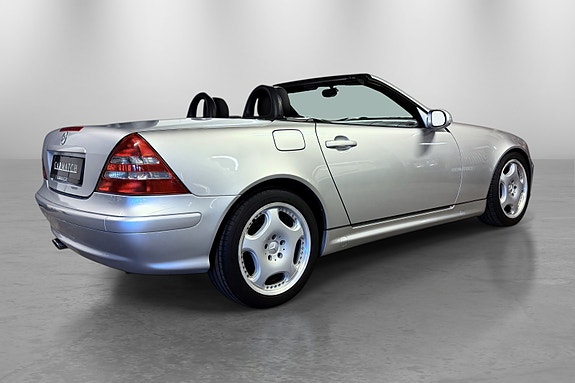Mercedes-Benz SLK200 8 of 30