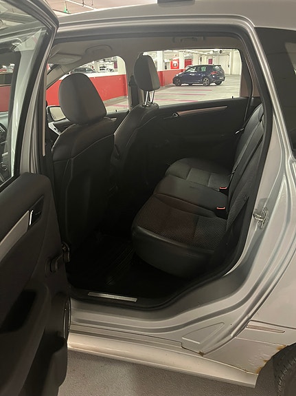 Mercedes-Benz B180 d 11 of 20