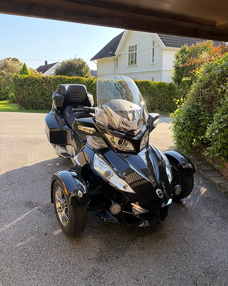 Bombardier CAN-AM Spyder 10 of 18