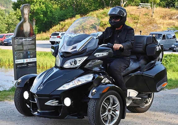 Bombardier CAN-AM Spyder 11 of 18