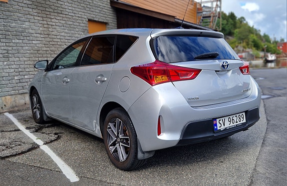 Toyota Auris 5 of 12
