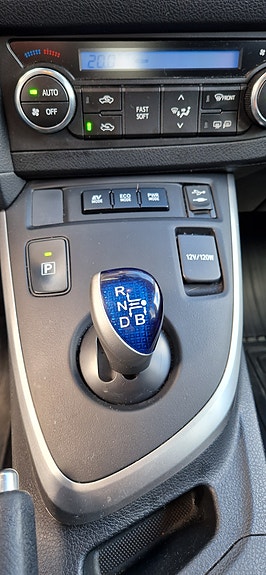 Toyota Auris 9 of 12