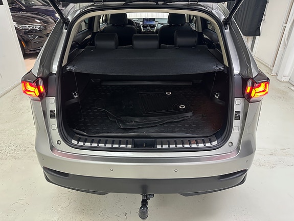 Lexus NX300h 15 of 30
