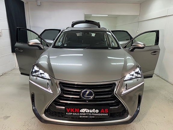Lexus NX300h 8 of 30