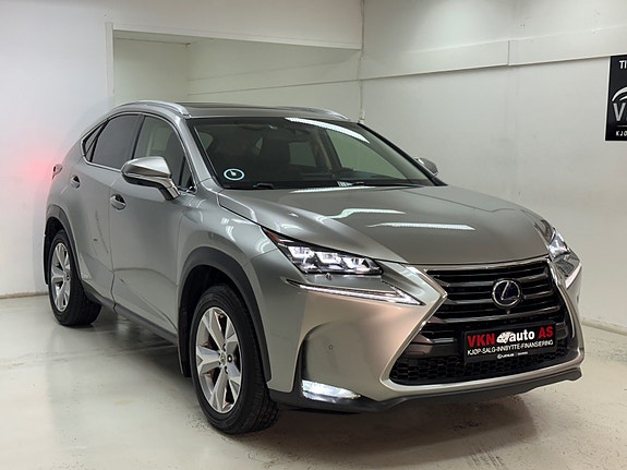 Lexus NX300h 12 of 30