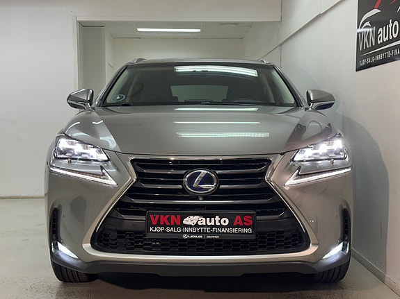 Lexus NX300h 3 of 30