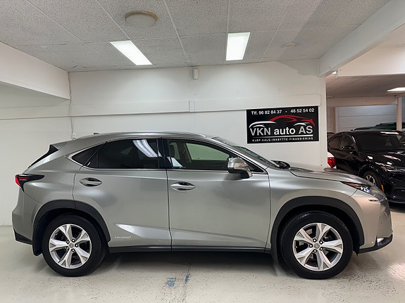 Lexus NX300h 2 of 30