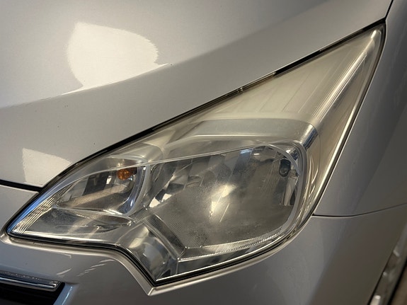 Toyota Verso-S 7 of 30