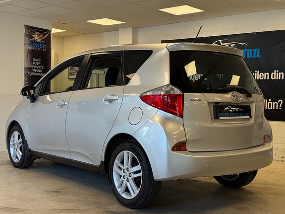 Toyota Verso-S 10 of 30