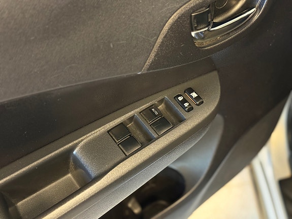 Toyota Verso-S 19 of 30