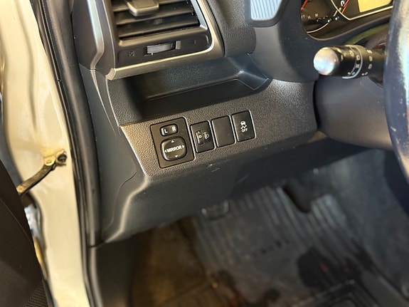 Toyota Verso-S 20 of 30