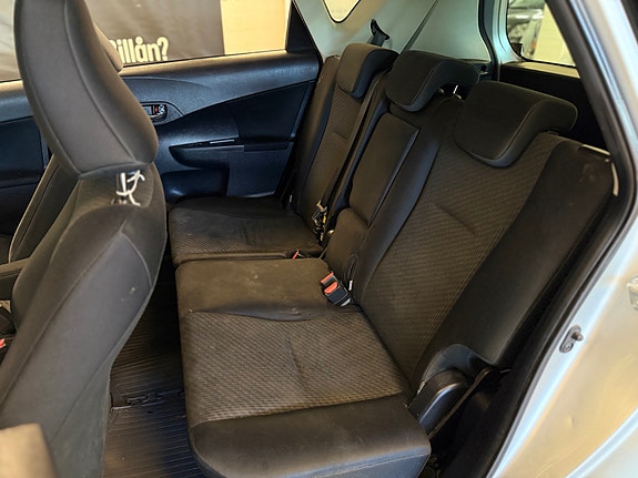 Toyota Verso-S 25 of 30