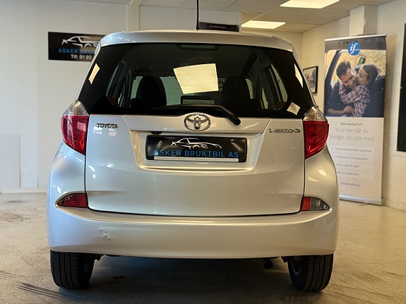Toyota Verso-S 13 of 30