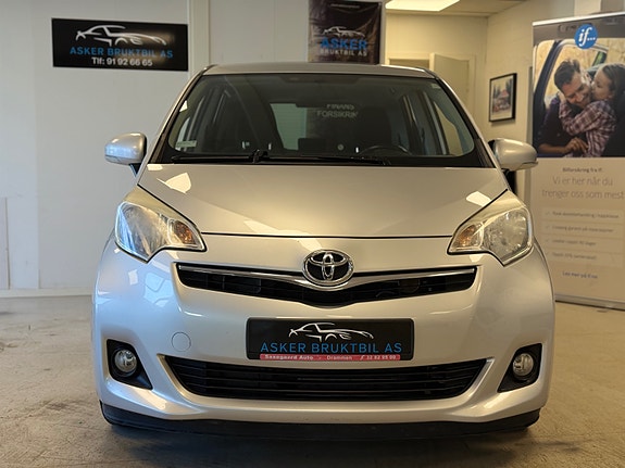 Toyota Verso-S 4 of 30