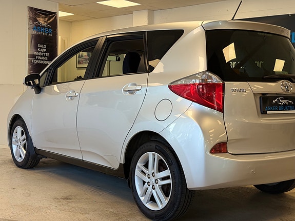 Toyota Verso-S 11 of 30