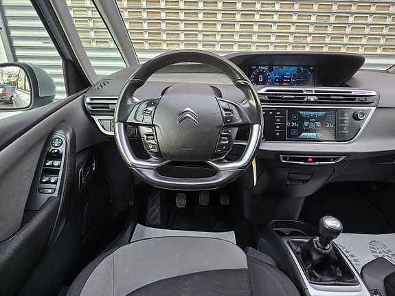 Citroen Grand C4 Picasso 29 of 30