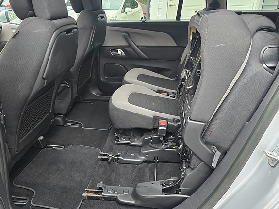 Citroen Grand C4 Picasso 23 of 30