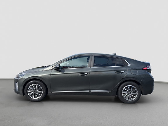 Hyundai IONIQ 2 of 24