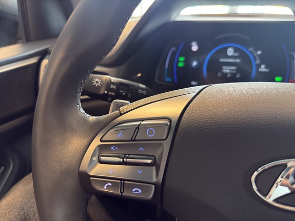 Hyundai IONIQ 13 of 24