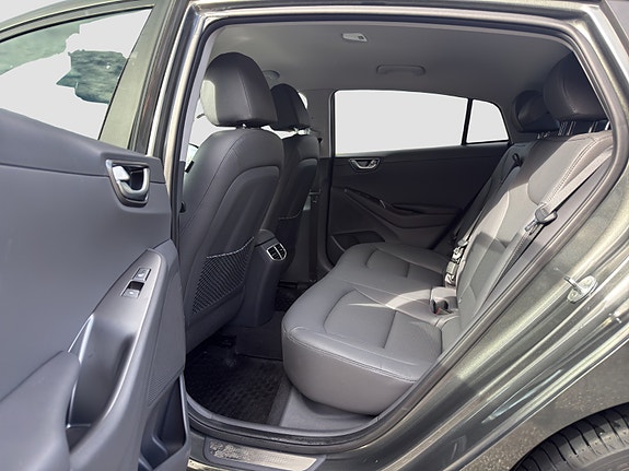 Hyundai IONIQ 24 of 24