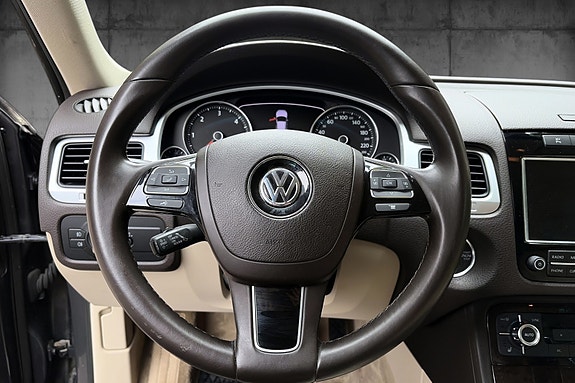 Volkswagen Touareg 8 of 10
