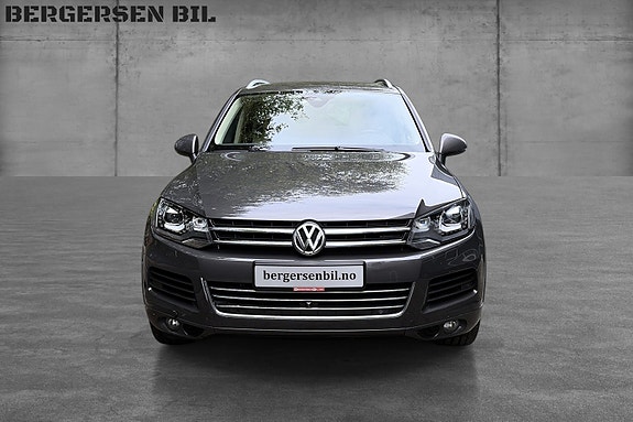 Volkswagen Touareg 2 of 10