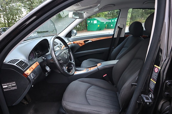 Mercedes-Benz E220 18 of 29