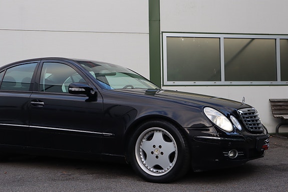Mercedes-Benz E220 10 of 29