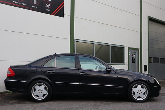 Mercedes-Benz E220 9 of 29