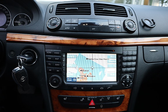 Mercedes-Benz E220 28 of 29