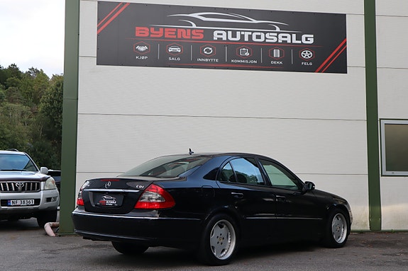Mercedes-Benz E220 11 of 29