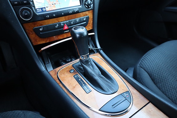 Mercedes-Benz E220 29 of 29
