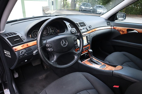 Mercedes-Benz E220 20 of 29