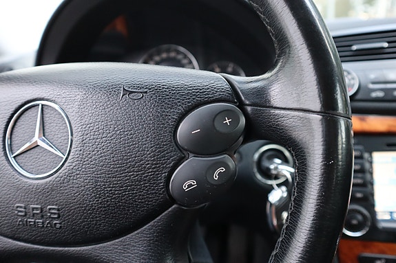Mercedes-Benz E220 27 of 29
