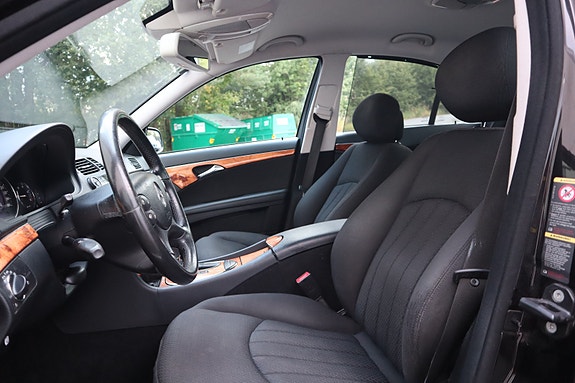 Mercedes-Benz E220 19 of 29