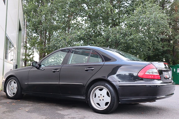 Mercedes-Benz E220 16 of 29