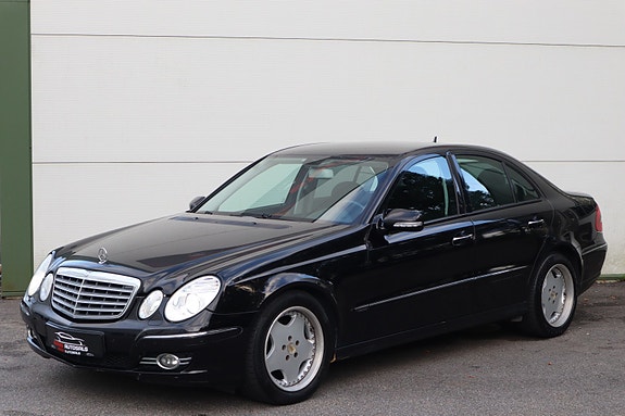 Mercedes-Benz E220 3 of 29