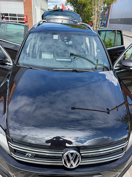 Volkswagen Tiguan 3 of 30