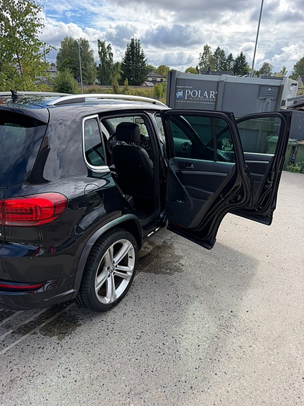 Volkswagen Tiguan 16 of 30