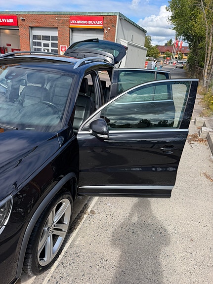 Volkswagen Tiguan 5 of 30