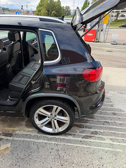 Volkswagen Tiguan 13 of 30