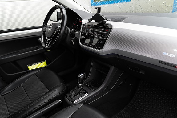 Volkswagen UP! 11 of 13
