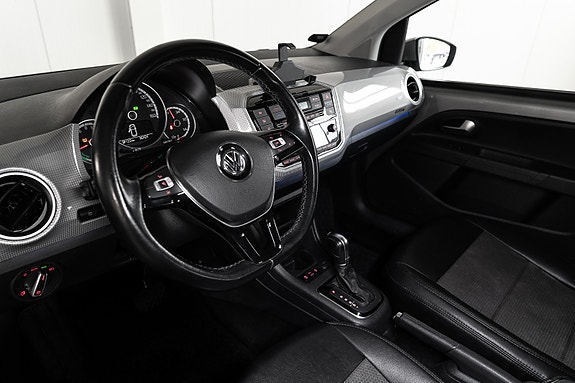 Volkswagen UP! 9 of 13